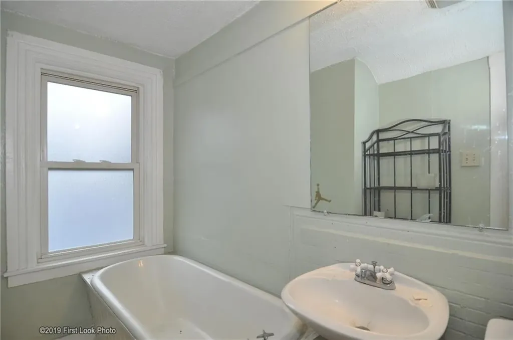 167 2nd Avenue Woonsocket RI 02895