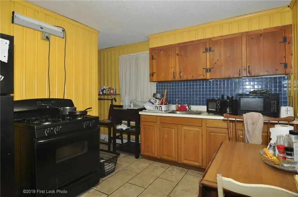167 2nd Avenue Woonsocket RI 02895