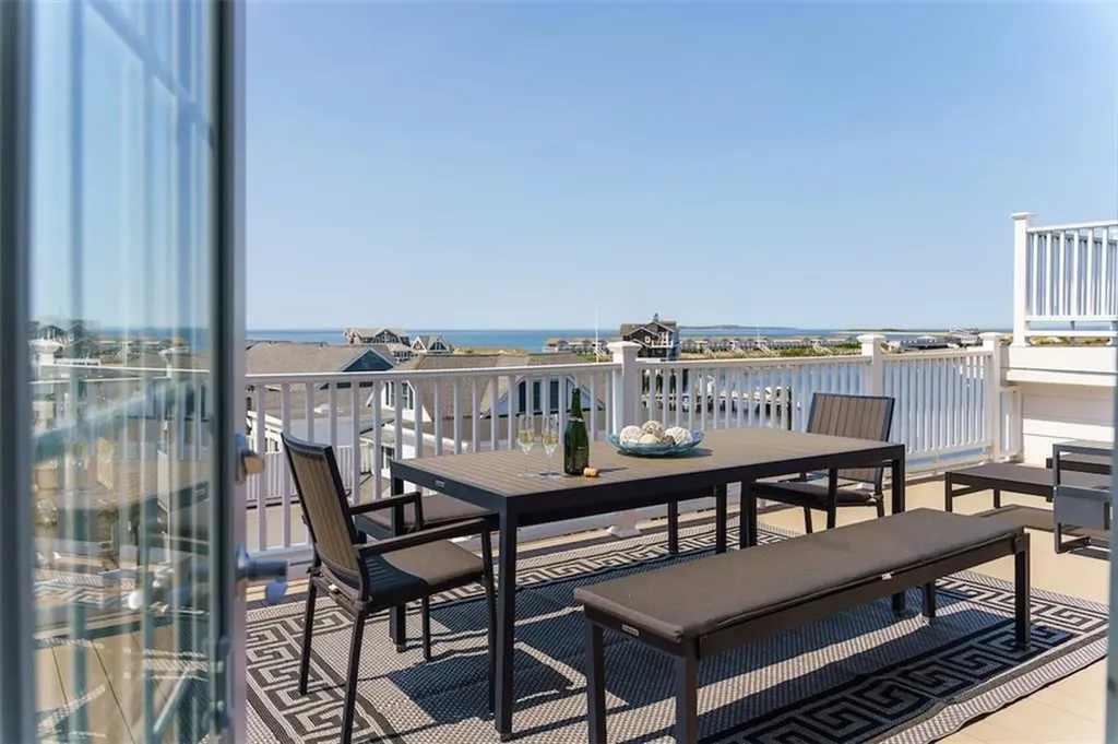 38 Bay Street Westerly RI 02891