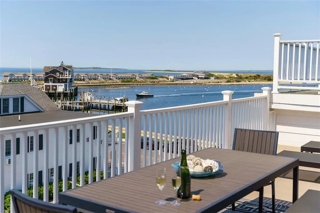 38 Bay Street Westerly RI 02891