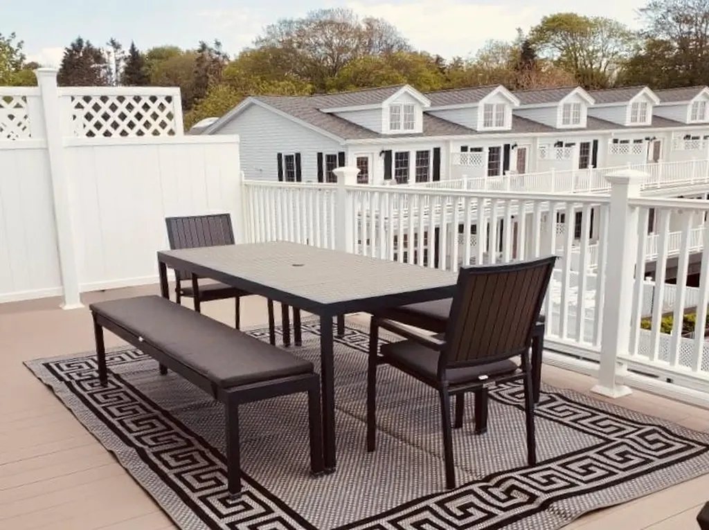 38 Bay Street Westerly RI 02891