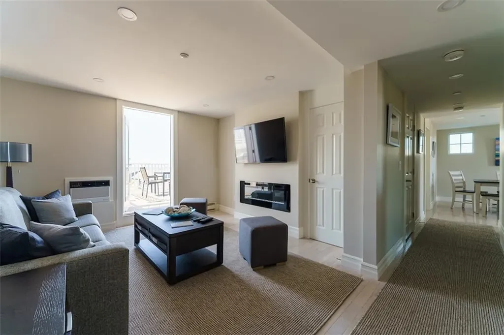 38 Bay Street Westerly RI 02891