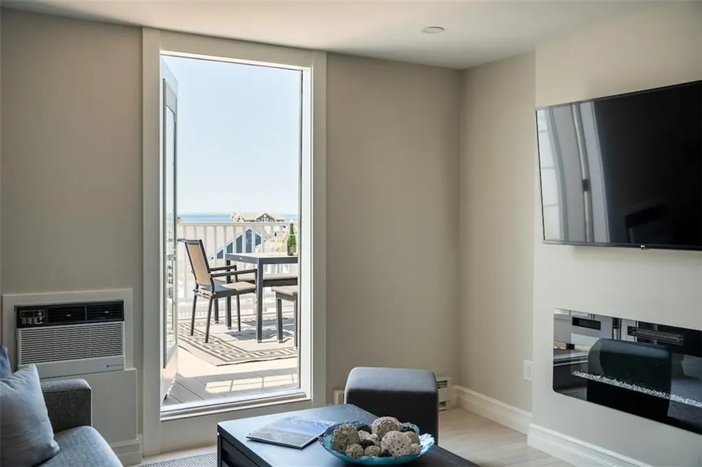 38 Bay Street Westerly RI 02891