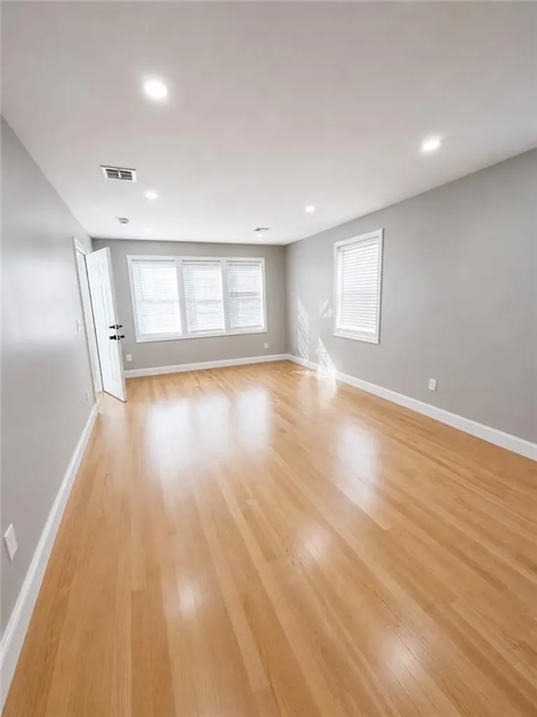 31 Vandewater Street Providence RI 02908