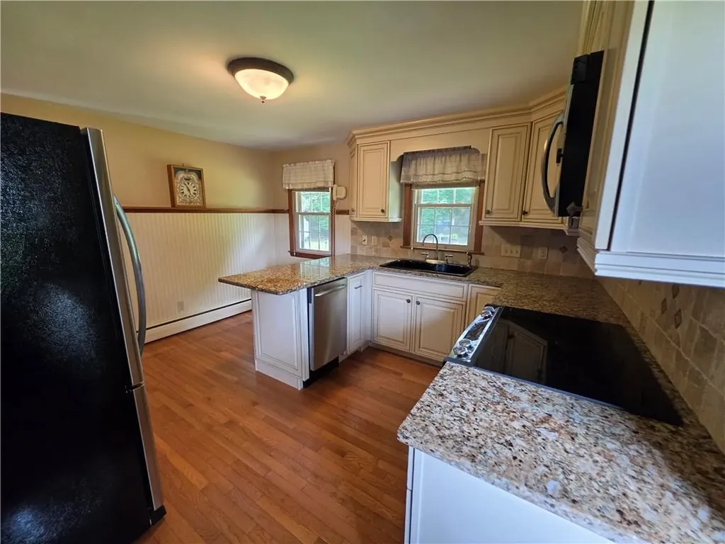25 Linwood Street West Warwick RI 02893