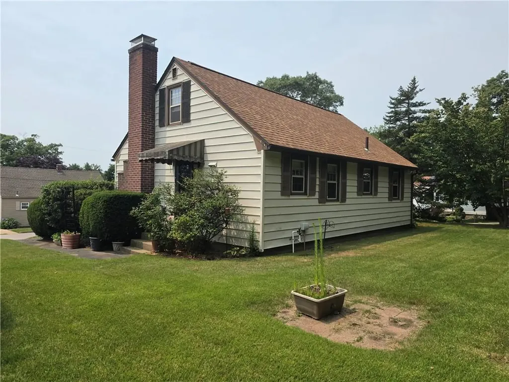 25 Linwood Street West Warwick RI 02893