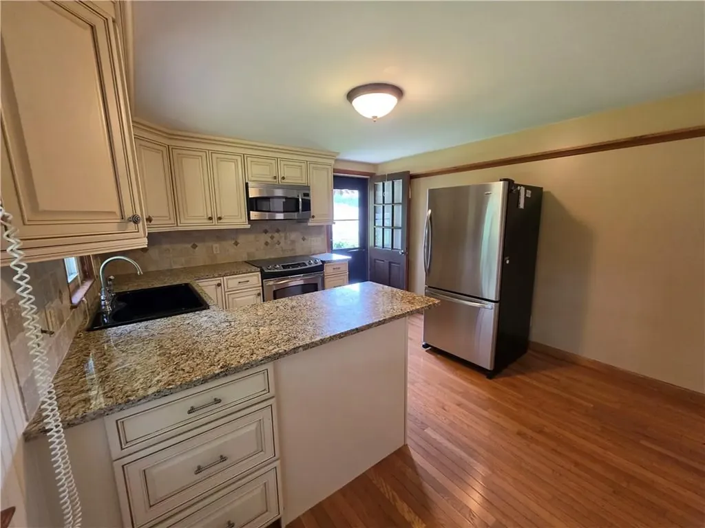 25 Linwood Street West Warwick RI 02893