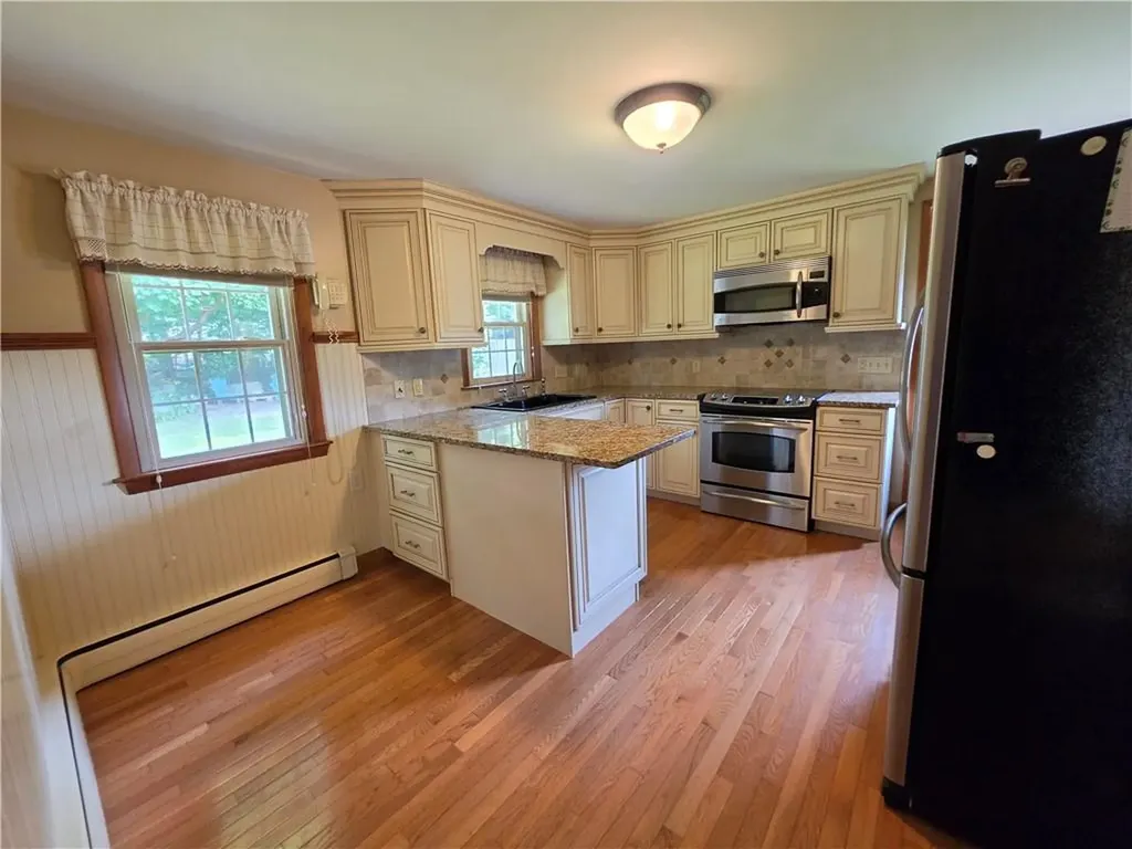 25 Linwood Street West Warwick RI 02893