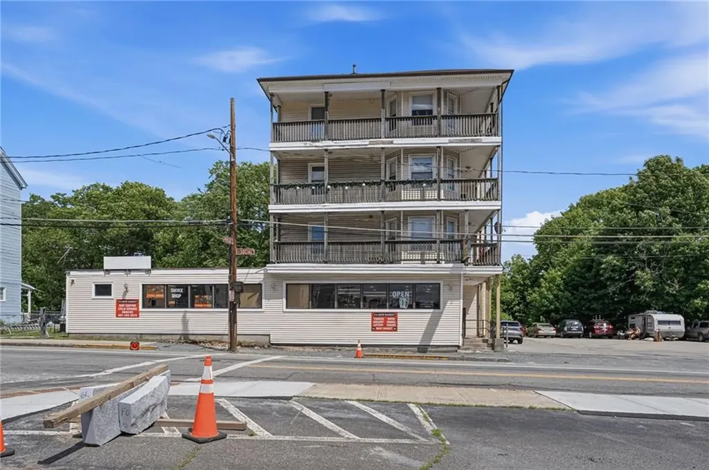 937 939 Social Street Woonsocket RI 02895