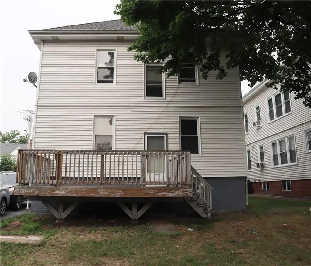 17 Tyndall Street Providence RI 02908