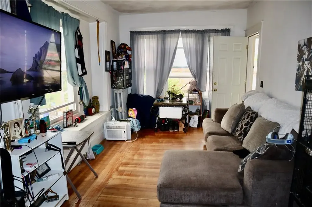17 Tyndall Street Providence RI 02908
