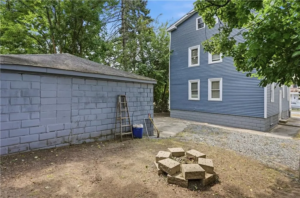 13 Suffolk Street Providence RI 02908