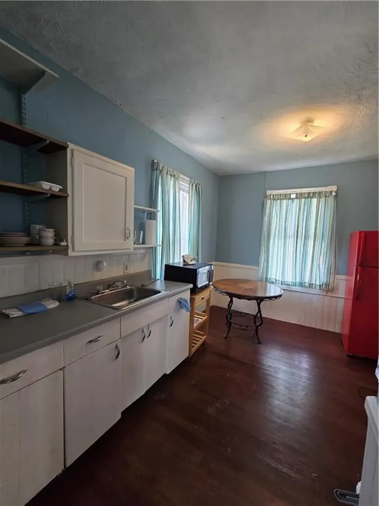 73 Beacon Avenue Providence RI 02903