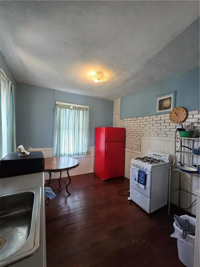 73 Beacon Avenue Providence RI 02903