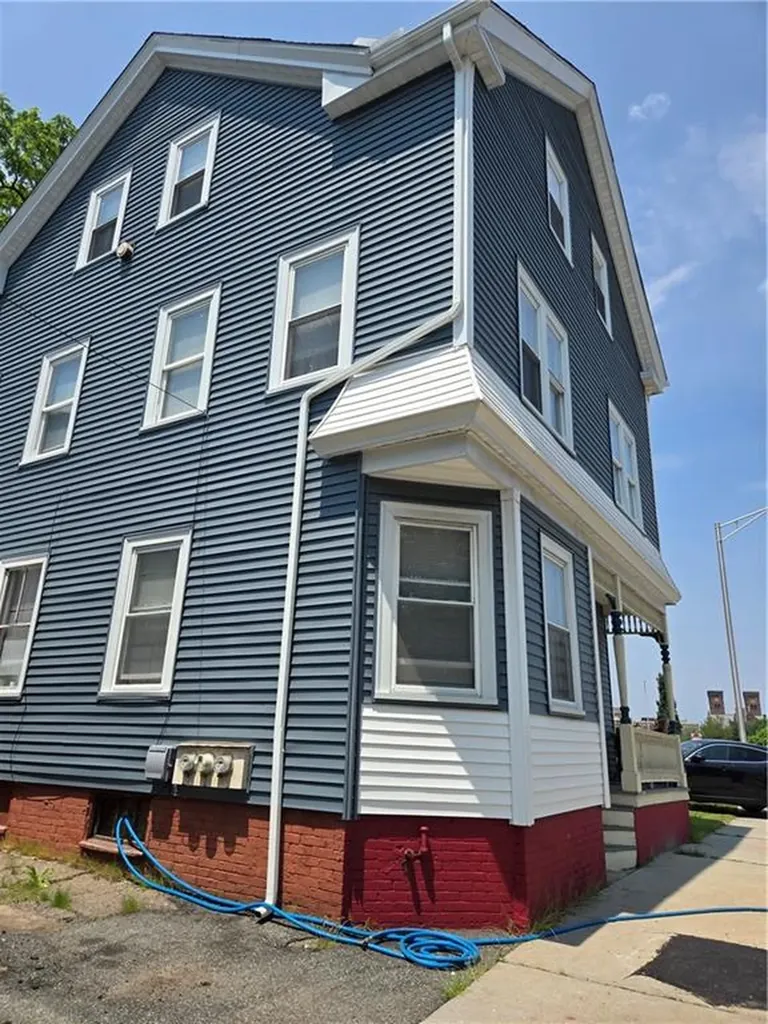 73 Beacon Avenue Providence RI 02903