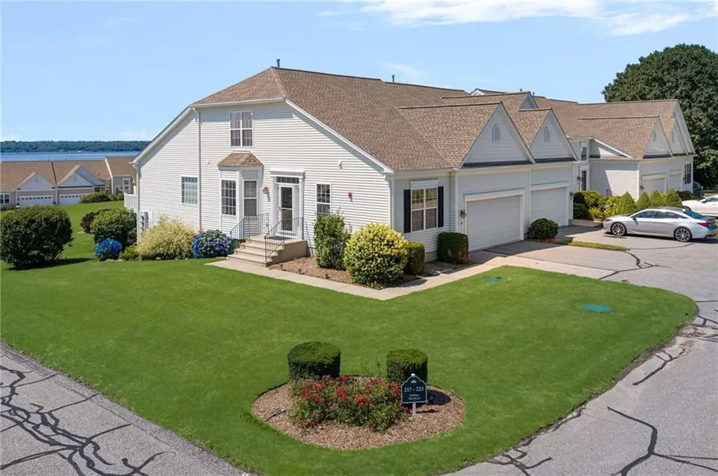217 Rolling Hill Road Portsmouth RI 02871