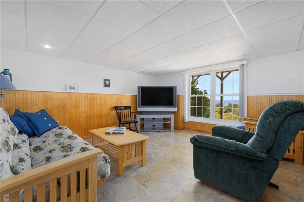 217 Rolling Hill Road Portsmouth RI 02871