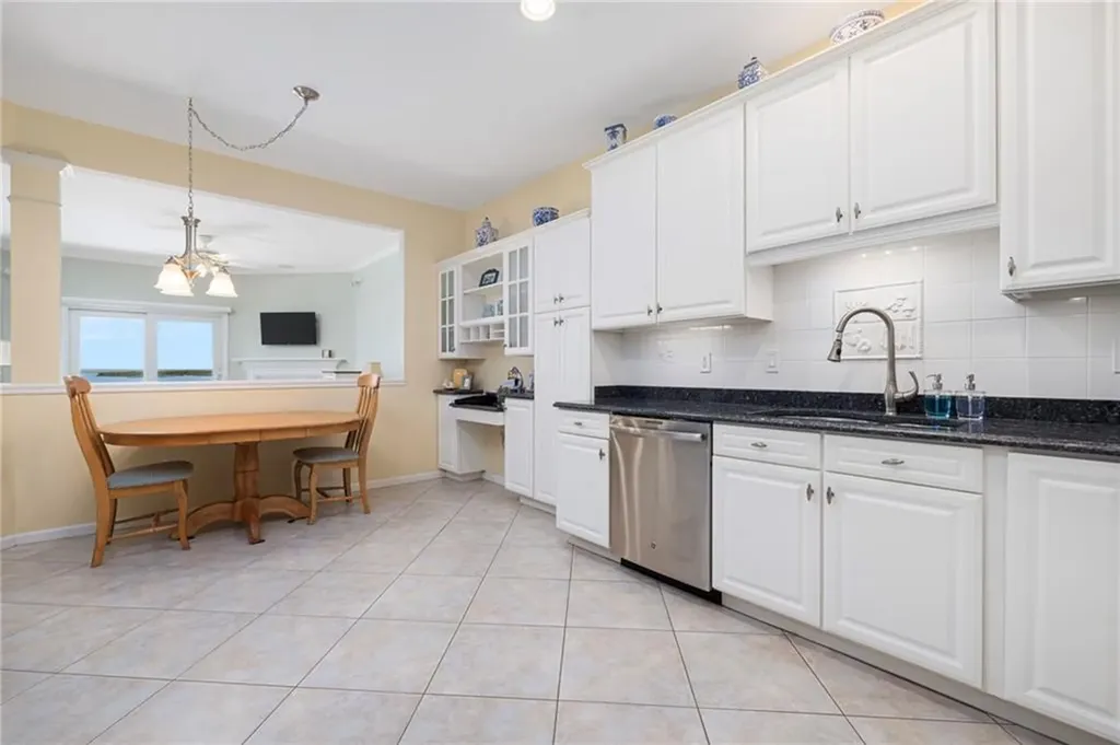 217 Rolling Hill Road Portsmouth RI 02871