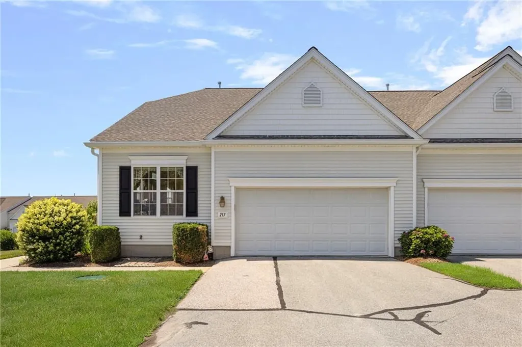 217 Rolling Hill Road Portsmouth RI 02871