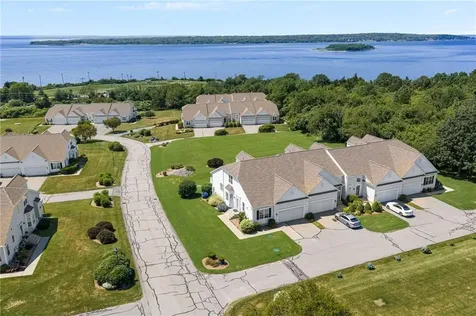 217 Rolling Hill Road Portsmouth RI 02871