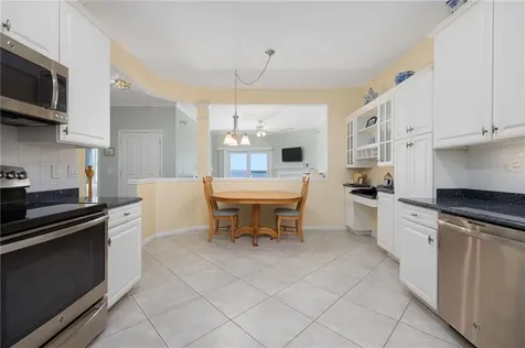 217 Rolling Hill Road Portsmouth RI 02871