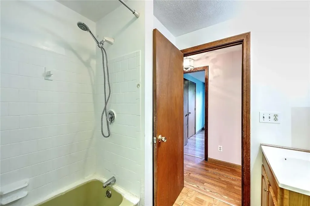 104 Stanton Avenue East Providence RI 02915