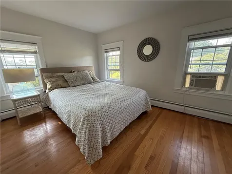 124 Beach Road Bristol RI 02809