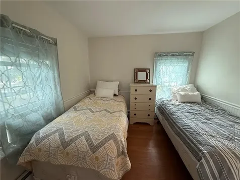 124 Beach Road Bristol RI 02809