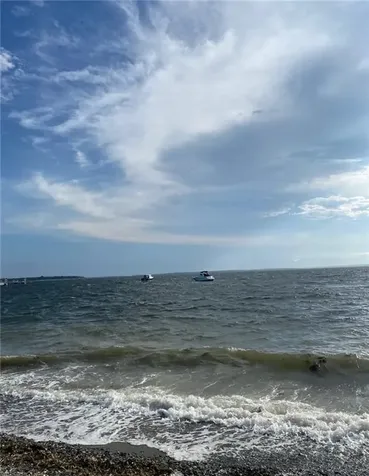 124 Beach Road Bristol RI 02809