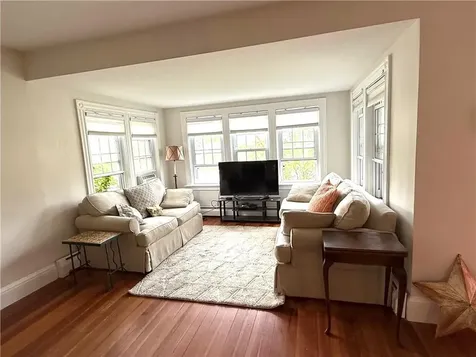 124 Beach Road Bristol RI 02809