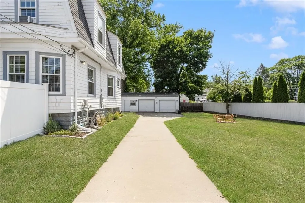 11 Minerva Avenue Cumberland RI 02864