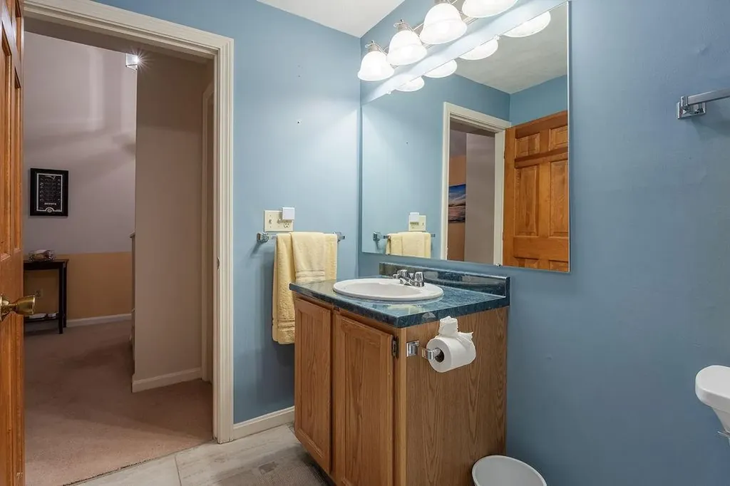 703 Brookhaven Lane Woonsocket RI 02895