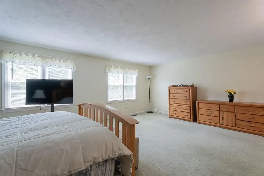 703 Brookhaven Lane Woonsocket RI 02895