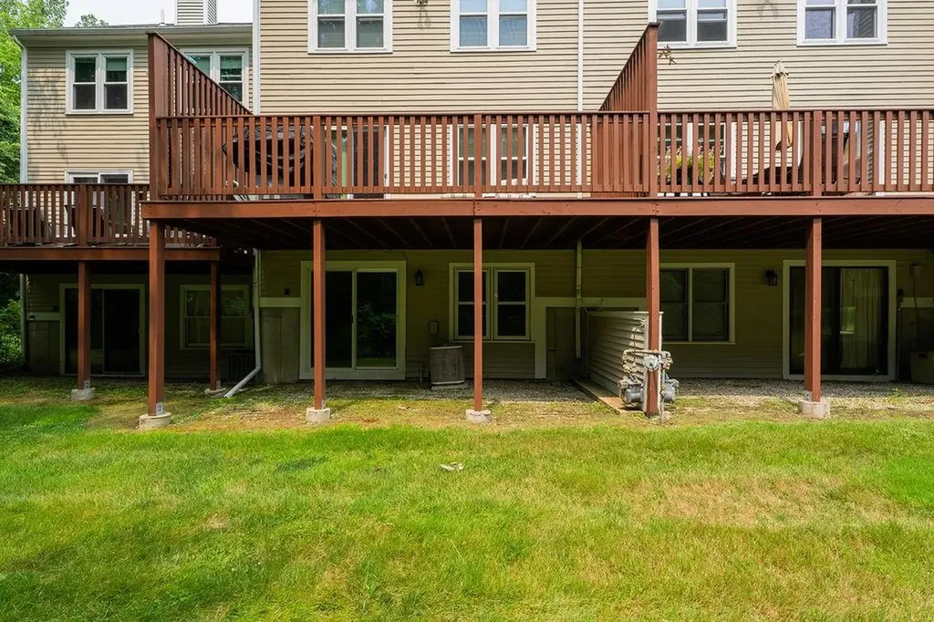 703 Brookhaven Lane Woonsocket RI 02895