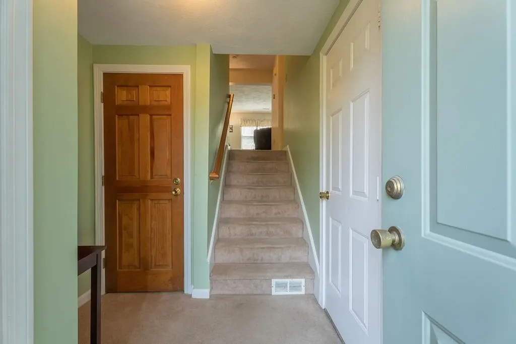 703 Brookhaven Lane Woonsocket RI 02895