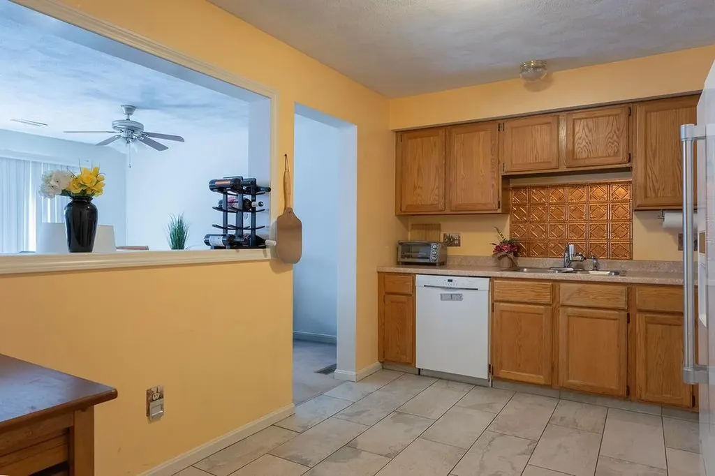 703 Brookhaven Lane Woonsocket RI 02895