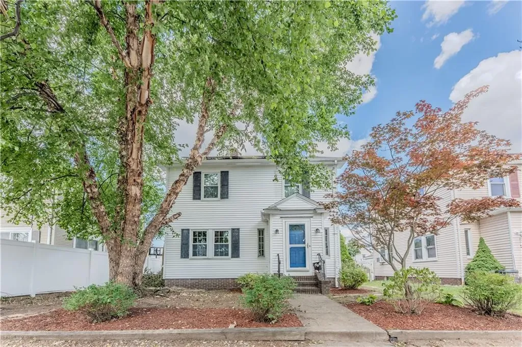 27 Willis Street Cranston RI 02910