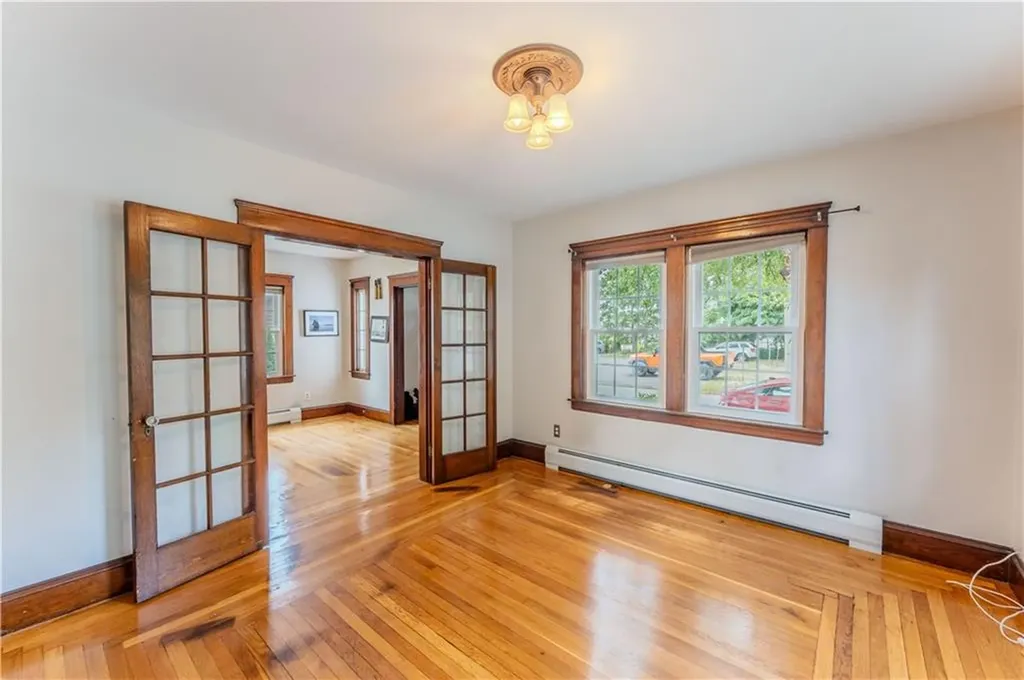 27 Willis Street Cranston RI 02910