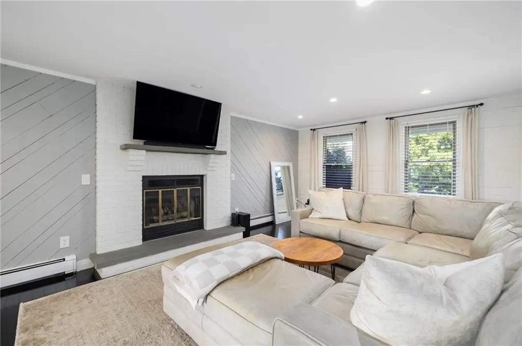 11 Loxley Drive Johnston RI 02919