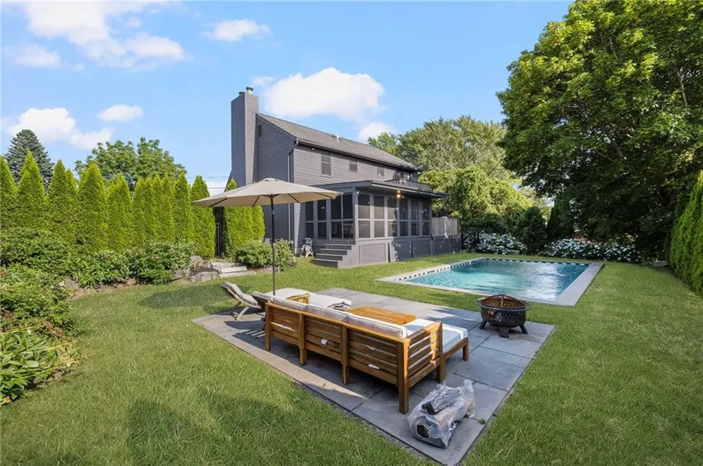 11 Loxley Drive Johnston RI 02919