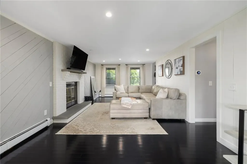 11 Loxley Drive Johnston RI 02919