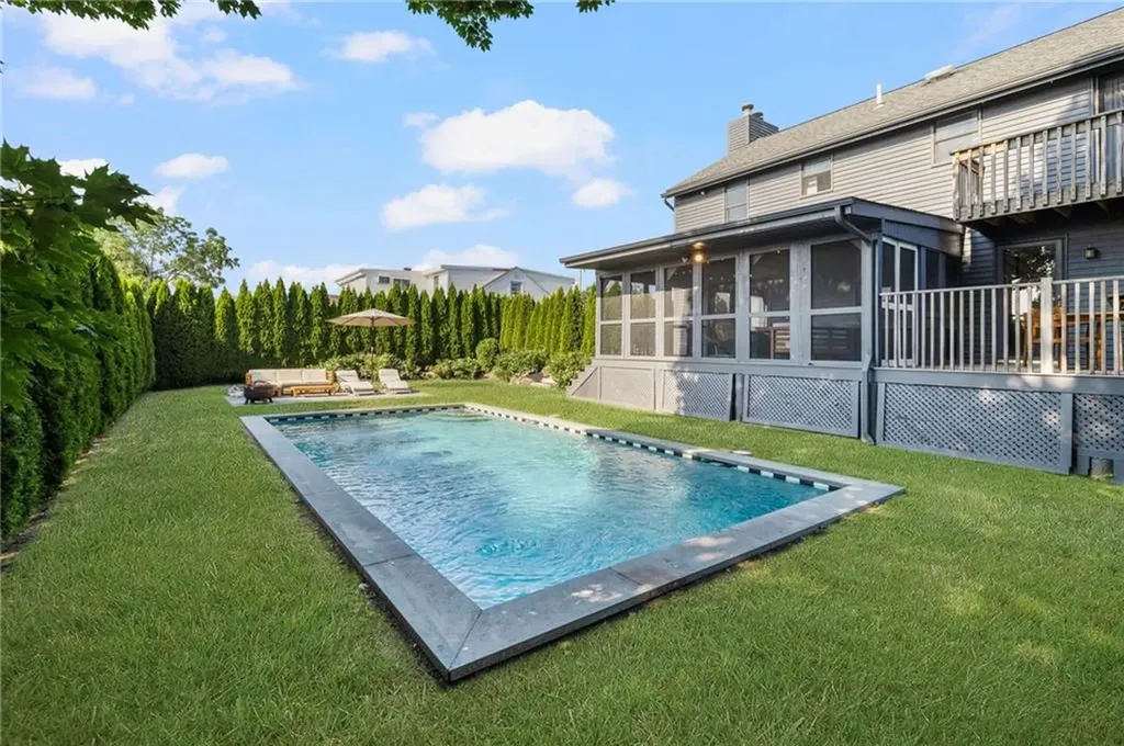 11 Loxley Drive Johnston RI 02919