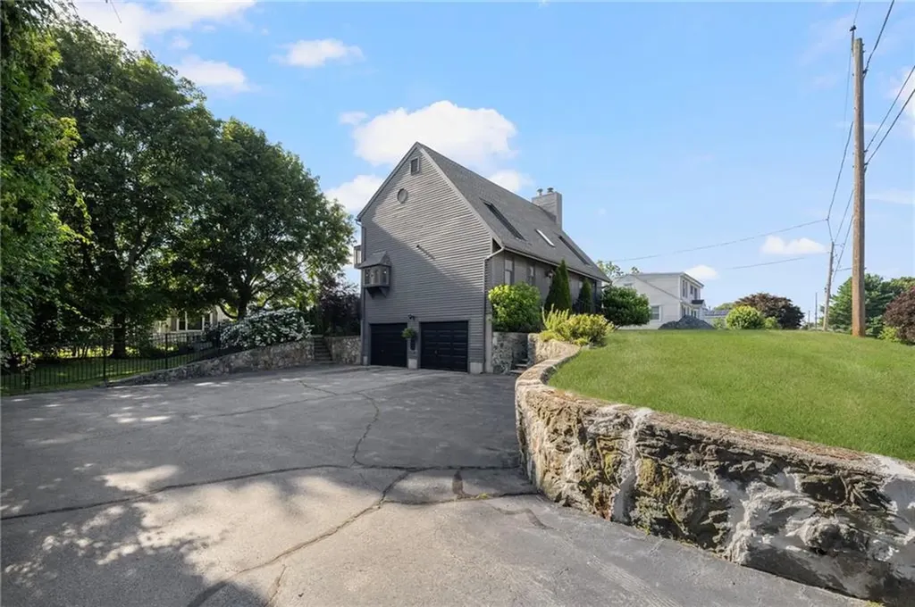11 Loxley Drive Johnston RI 02919