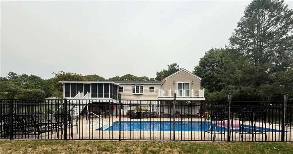209 Dahlia Drive North Kingstown RI 02852