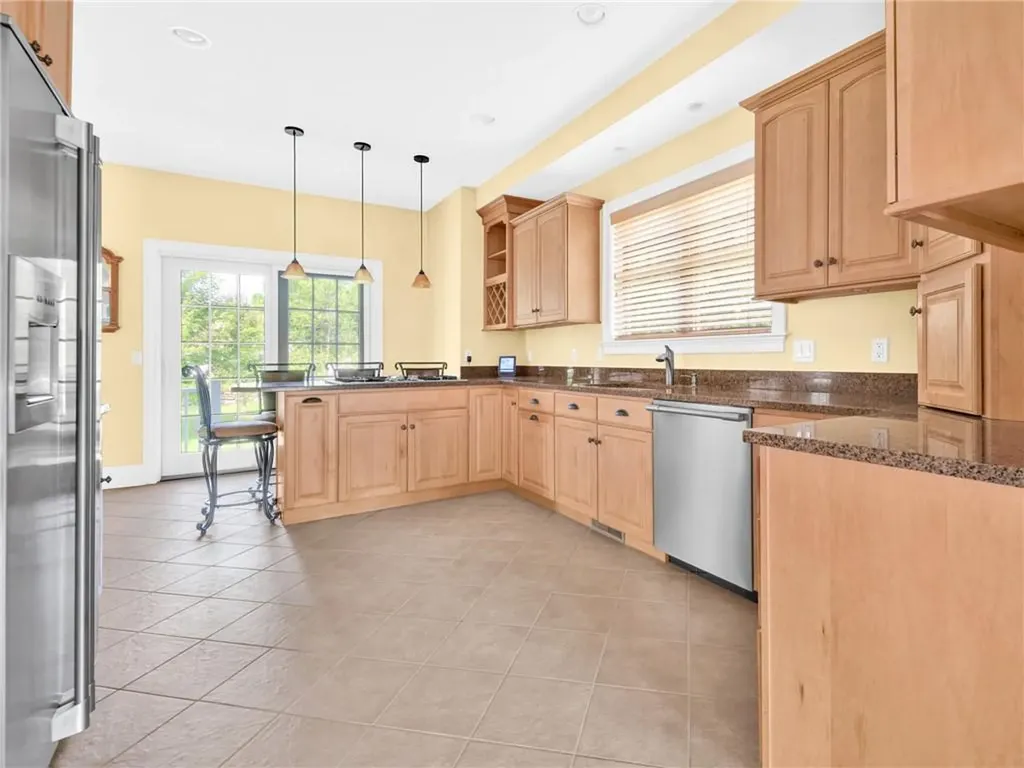 75 Wood Street Bristol RI 02809