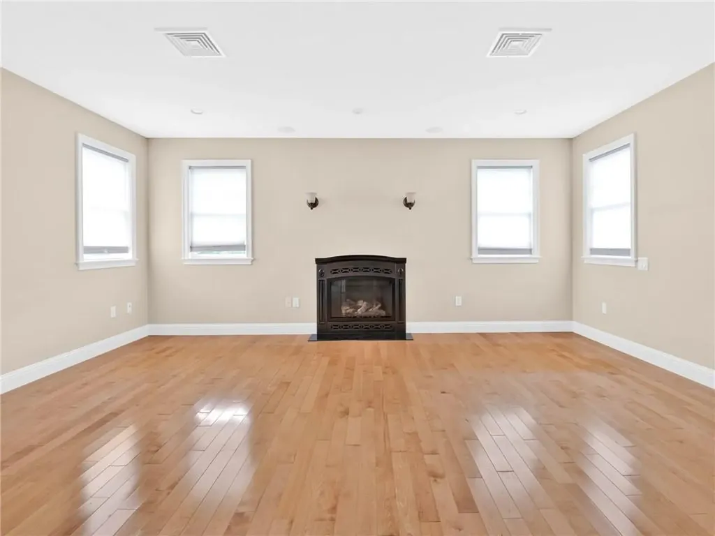 75 Wood Street Bristol RI 02809