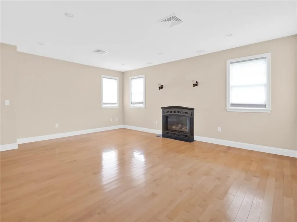75 Wood Street Bristol RI 02809