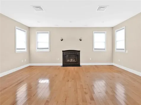 75 Wood Street Bristol RI 02809