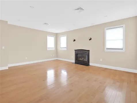 75 Wood Street Bristol RI 02809