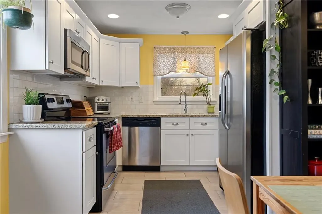 65 Marion Avenue S Cranston RI 02905